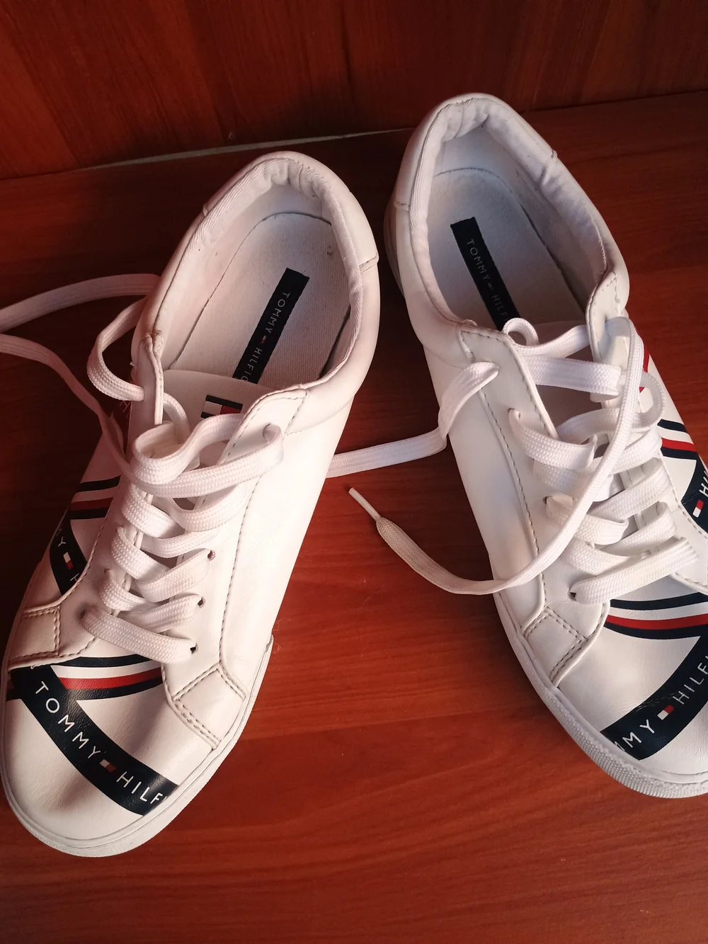 Tommy Hilfiger Men’s White Low-Top Sneakers